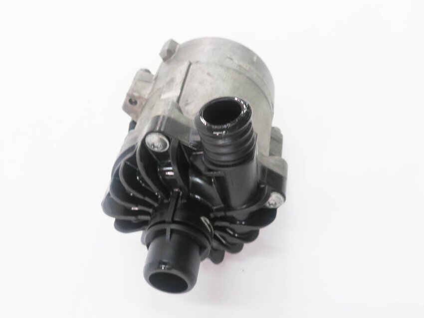 Thumbnail 3: 2012 BMW X5M ///M (E70) 4.4L S63 TWIN TURBO ENGINE - AUX AUXILIARY WATER PUMP