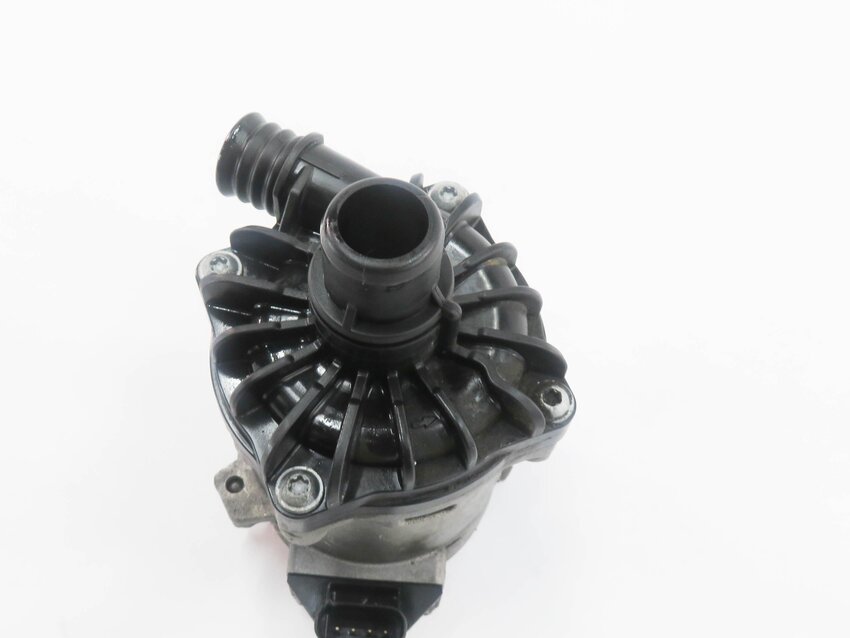Thumbnail 6: 2012 BMW X5M ///M (E70) 4.4L S63 TWIN TURBO ENGINE - AUX AUXILIARY WATER PUMP