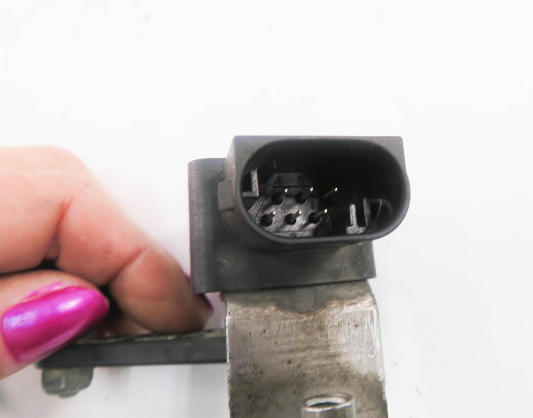 Thumbnail 6: 2008 BMW X6 (E71) RIGHT FRONT PASSENGER SUSPENSION HEIGHT LEVEL SENSOR