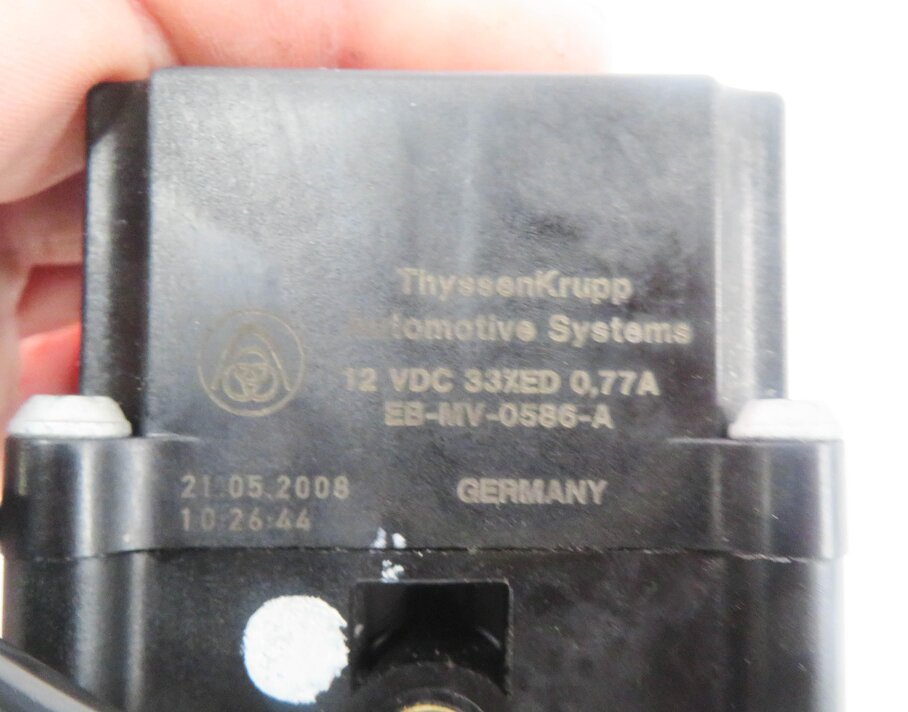 Thumbnail 7: 2008 BMW X6 (E71) AIR SUSPENSION PRESSURE CONTROL VALVE BLOCK