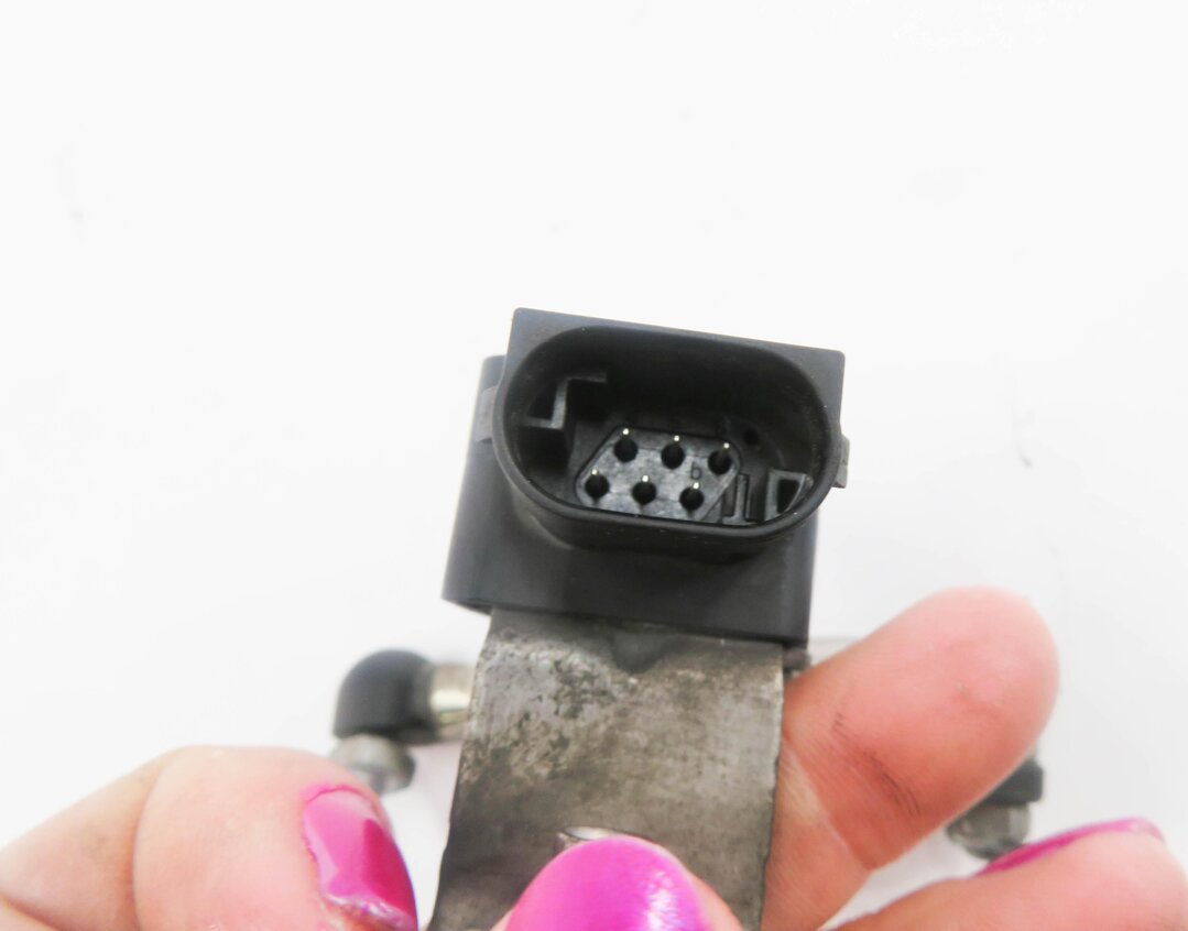 Thumbnail 6: 2008 BMW X6 (E71) LEFT FRONT DRIVER SUSPENSION HEIGHT LEVEL SENSOR