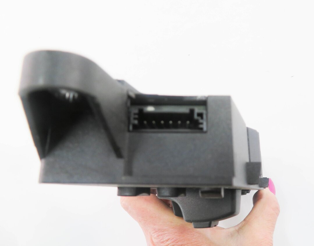 Thumbnail 7: 2008 BMW X6 (E71) RIGHT FRONT PASSENGER SEAT ADJUSTMENT SWITCH w/ MEMORY
