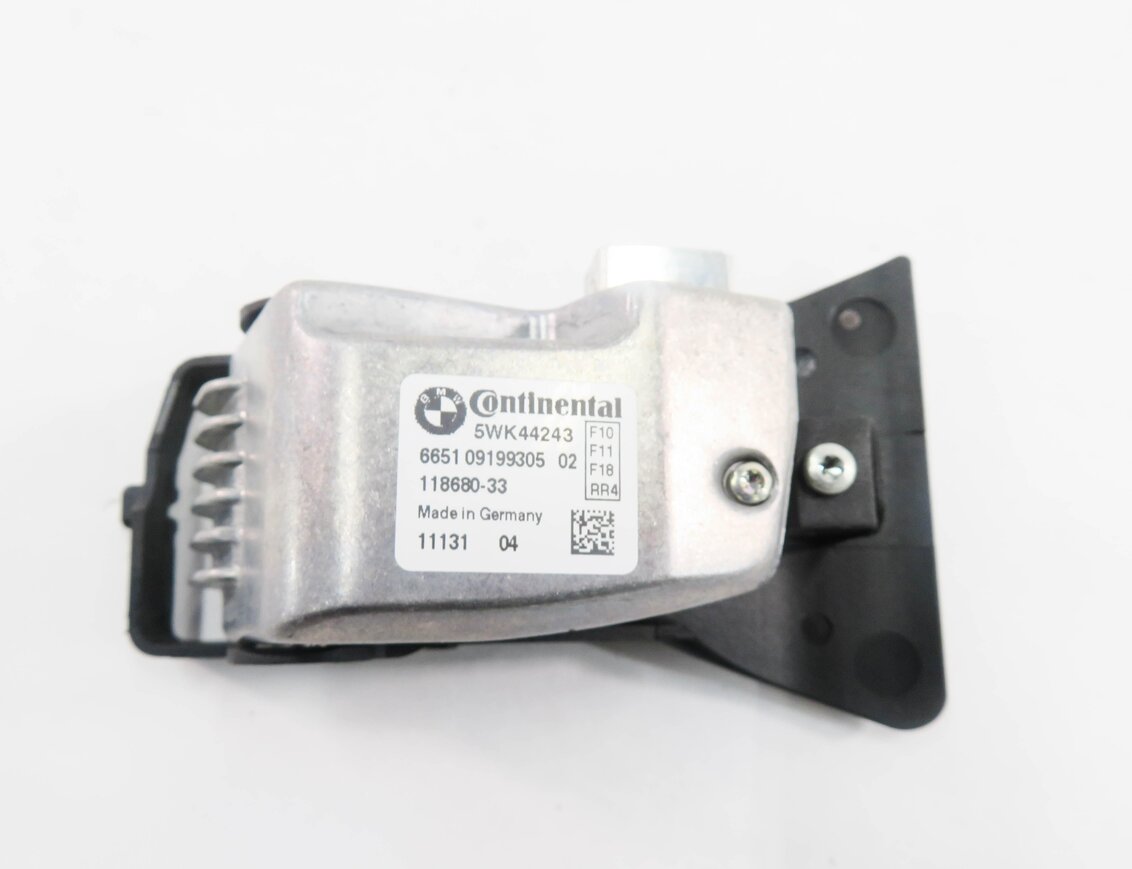 Thumbnail 6: 2011-2012 BMW 528i 535i 550i M5 (F10) FRONT LANE DEPARTURE WARNING CAMERA