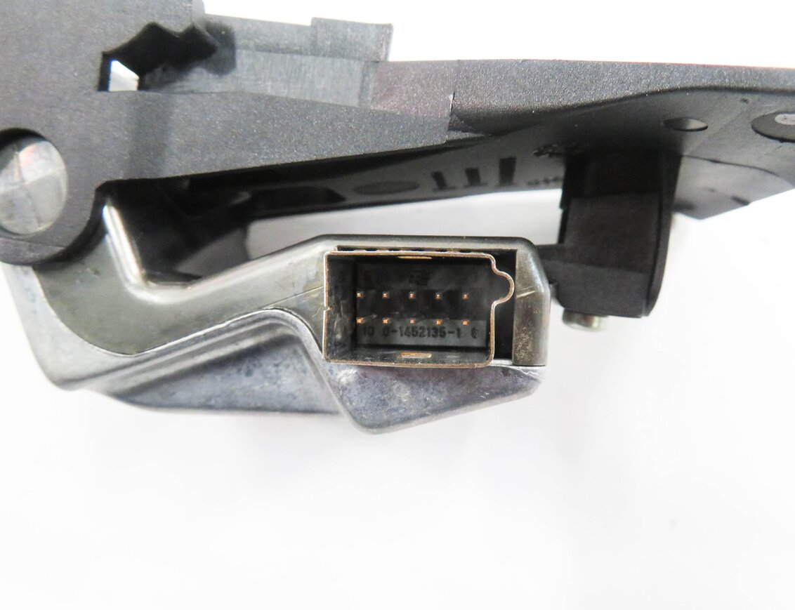 Thumbnail 7: 2011-2012 BMW 528i 535i 550i M5 (F10) FRONT LANE DEPARTURE WARNING CAMERA