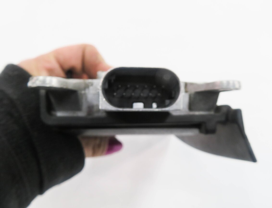 Thumbnail 6: 2011 BMW 550i (F10) RIGHT REAR LANE DEPARTURE WARNING SENSOR MODULE (MASTER)