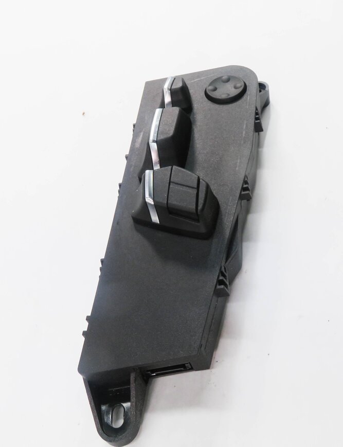 Thumbnail 3: 2011 BMW 550i (F10) LEFT FRONT DRIVER POWER SEAT ADJUSTMENT SWITCH BUTTON