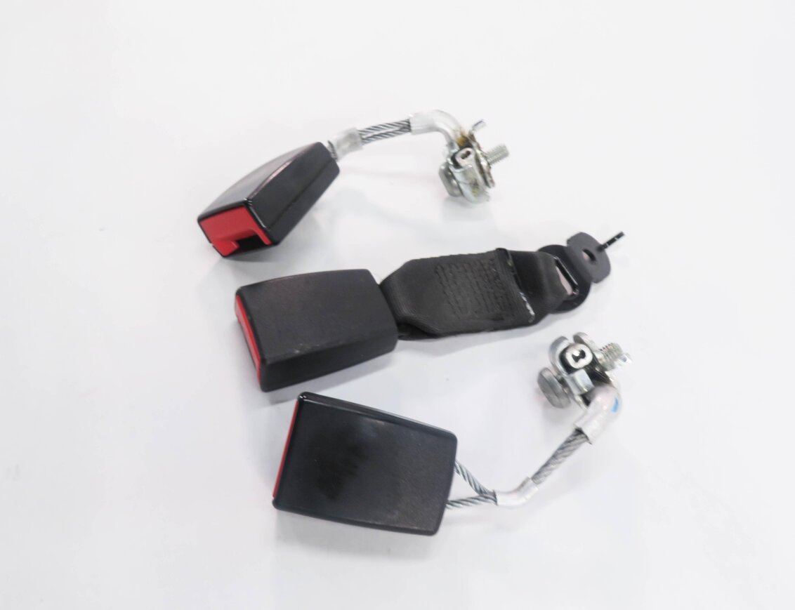 Thumbnail 4: 2011 BMW 550i (F10) REAR SEAT SEATBELT BUCKLE RECEIVER SET-3 (BLACK)