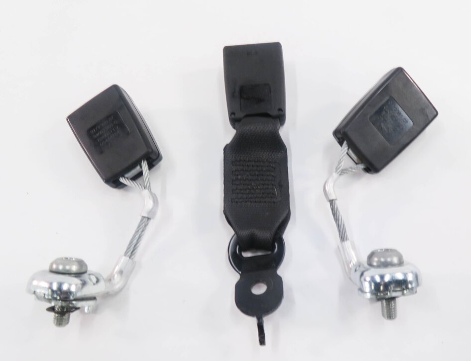Thumbnail 5: 2011 BMW 550i (F10) REAR SEAT SEATBELT BUCKLE RECEIVER SET-3 (BLACK)