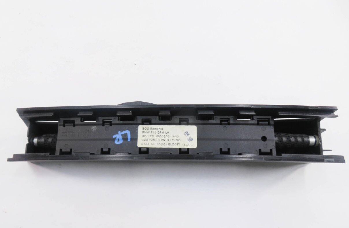 Thumbnail 6: 11-16 BMW 528i 535i 550i (F10) LEFT REAR QUARTER WINDOW PRIVACY SHADE SCREEN