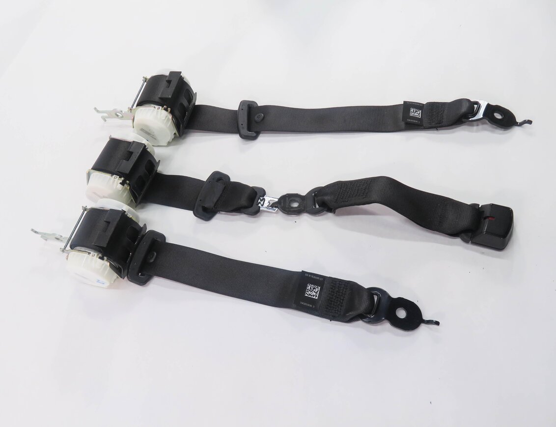 Thumbnail 3: 2011 BMW 550i (F10) REAR SEAT SEATBELT RETRACTOR SET-3 (BLACK)