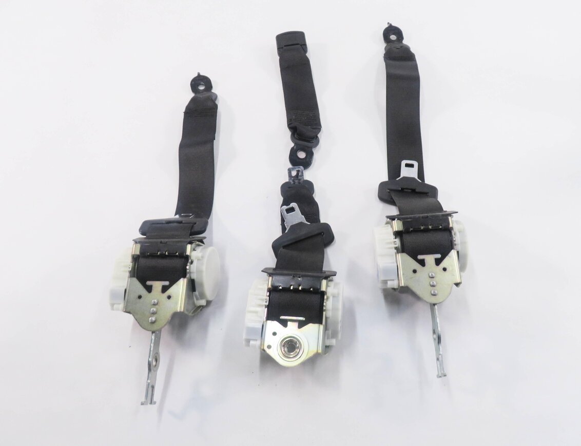Thumbnail 5: 2011 BMW 550i (F10) REAR SEAT SEATBELT RETRACTOR SET-3 (BLACK)