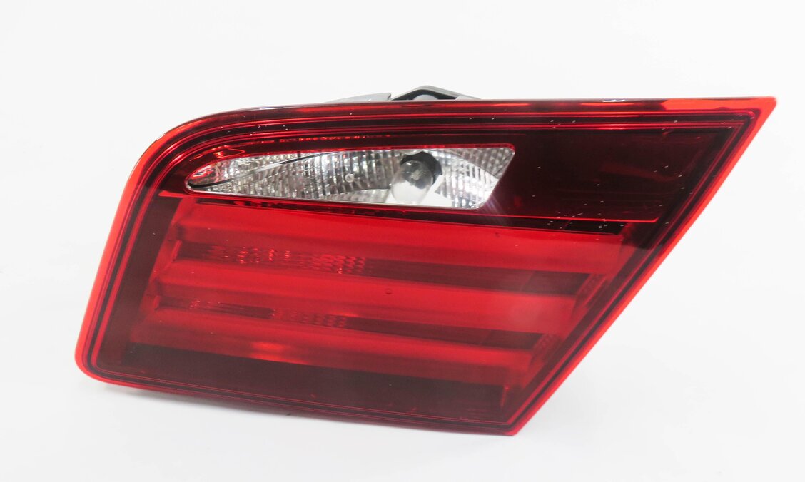 Thumbnail 2: 2011-2013 BMW 528i 535i 550i M5 (F10) RIGHT REAR TRUNK LID TAILLIGHT LIGHT LAMP