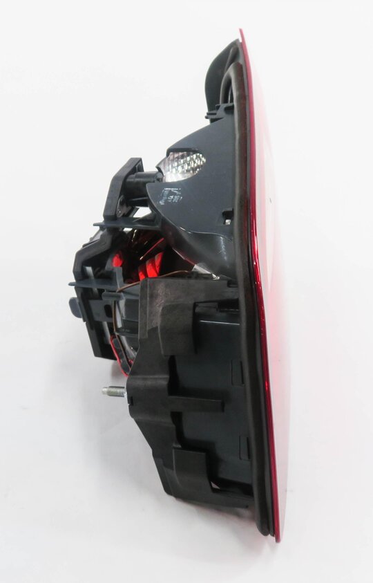 Thumbnail 4: 2011-2013 BMW 528i 535i 550i M5 (F10) RIGHT REAR TRUNK LID TAILLIGHT LIGHT LAMP