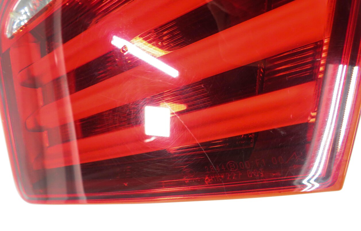 Thumbnail 6: 2011-2013 BMW 528i 535i 550i M5 (F10) RIGHT REAR TRUNK LID TAILLIGHT LIGHT LAMP