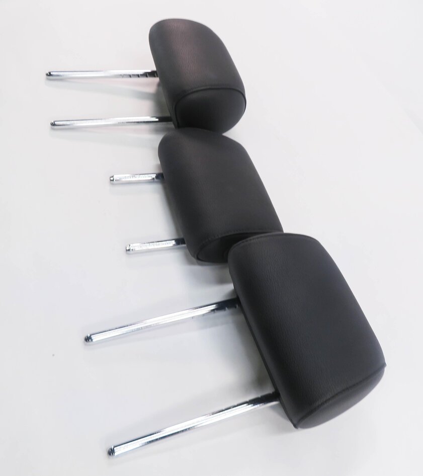 Thumbnail 4: 2011 BMW 550i (F10) REAR SEAT HEADREST SET-3 (BLACK DAKOTA LEATHER)