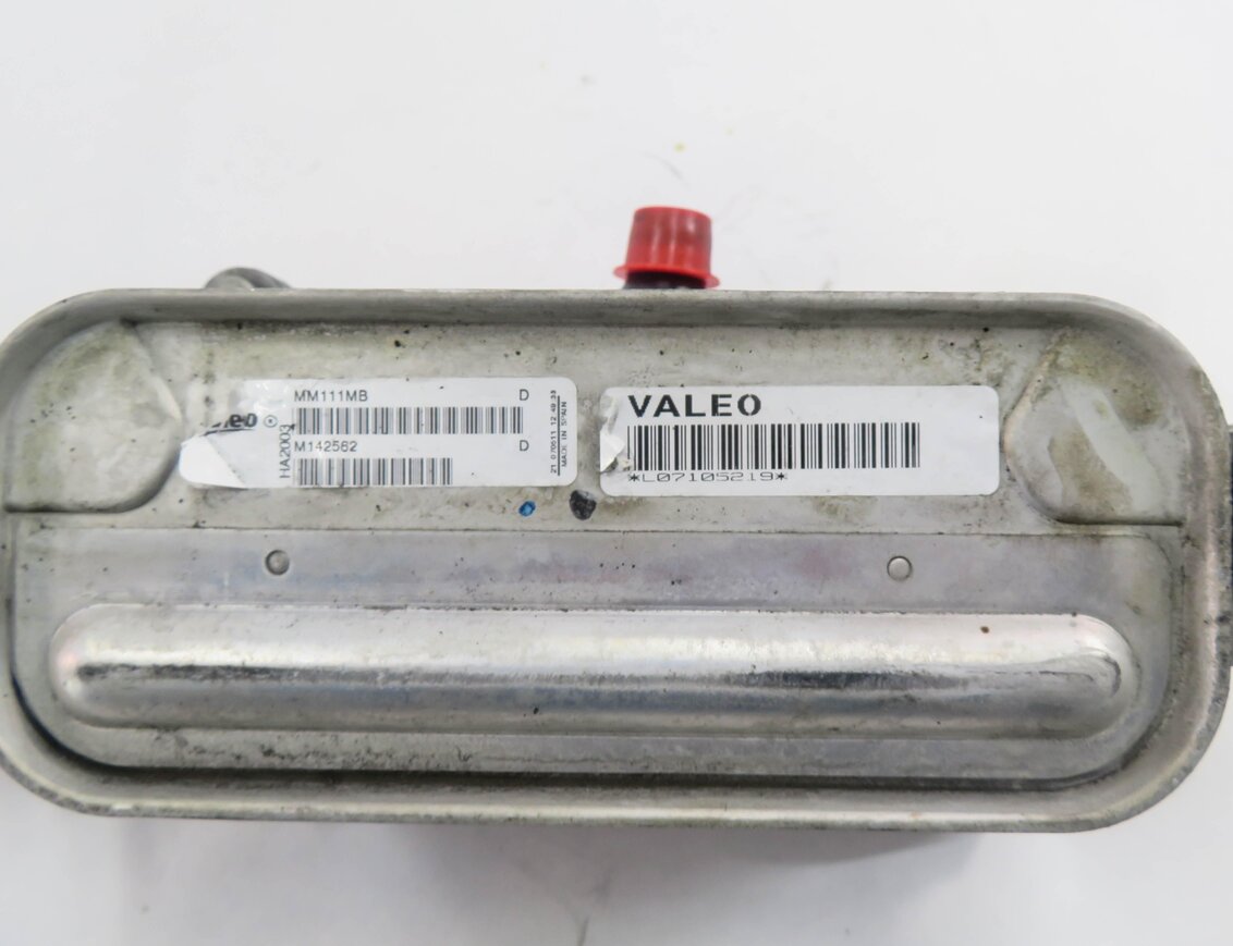 Thumbnail 7: 10-19 BMW 528i 550i 550iGT 650i (F06 F07 F10) 4.4L V8 - TRANSMISSION OIL COOLER