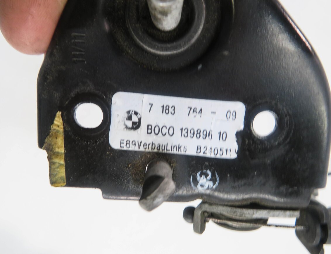 Thumbnail 7: 2011 BMW 550i (F10) FRONT LEFT & RIGHT UPPER HOOD SAFETY LATCH SET-2 w/ CABLE