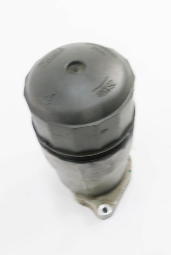 2012 LAND ROVER LR4 - 5.0L AJ133 V8 ENGINE OIL FILTER HOUSING w/ CAP