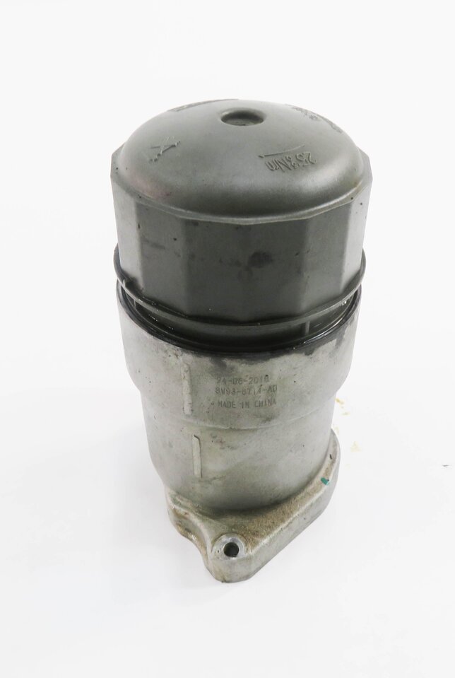 Thumbnail 2: 2012 LAND ROVER LR4 - 5.0L AJ133 V8 ENGINE OIL FILTER HOUSING w/ CAP