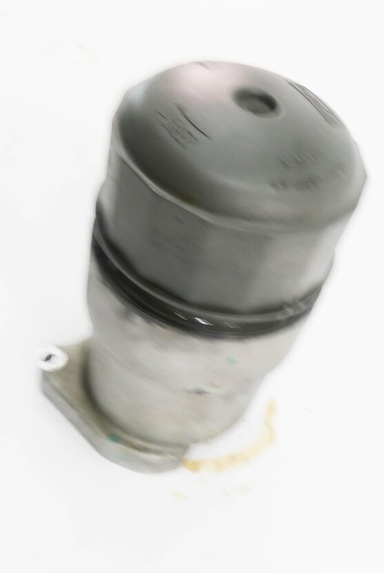 Thumbnail 4: 2012 LAND ROVER LR4 - 5.0L AJ133 V8 ENGINE OIL FILTER HOUSING w/ CAP