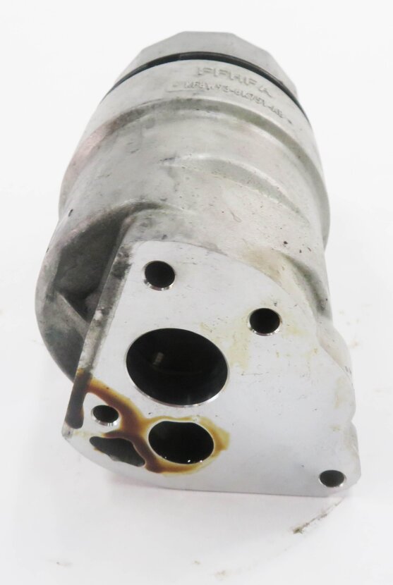 Thumbnail 5: 2012 LAND ROVER LR4 - 5.0L AJ133 V8 ENGINE OIL FILTER HOUSING w/ CAP