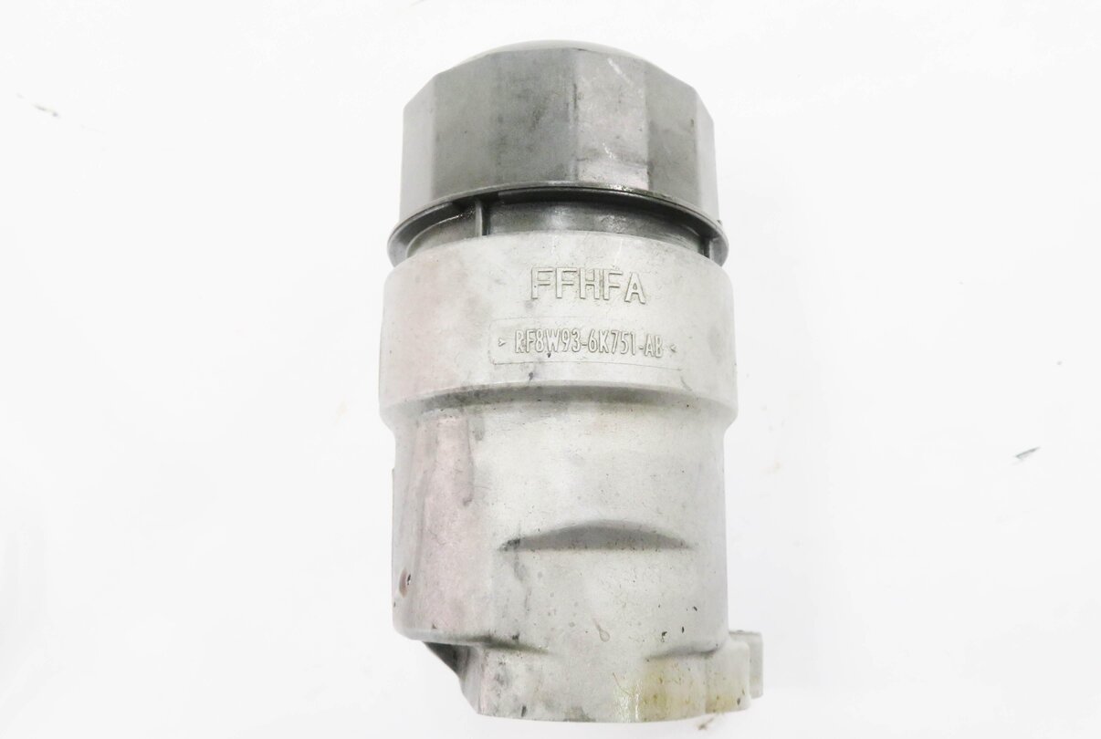 Thumbnail 6: 2012 LAND ROVER LR4 - 5.0L AJ133 V8 ENGINE OIL FILTER HOUSING w/ CAP
