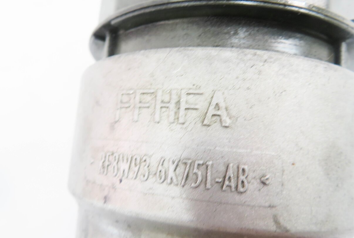 Thumbnail 8: 2012 LAND ROVER LR4 - 5.0L AJ133 V8 ENGINE OIL FILTER HOUSING w/ CAP