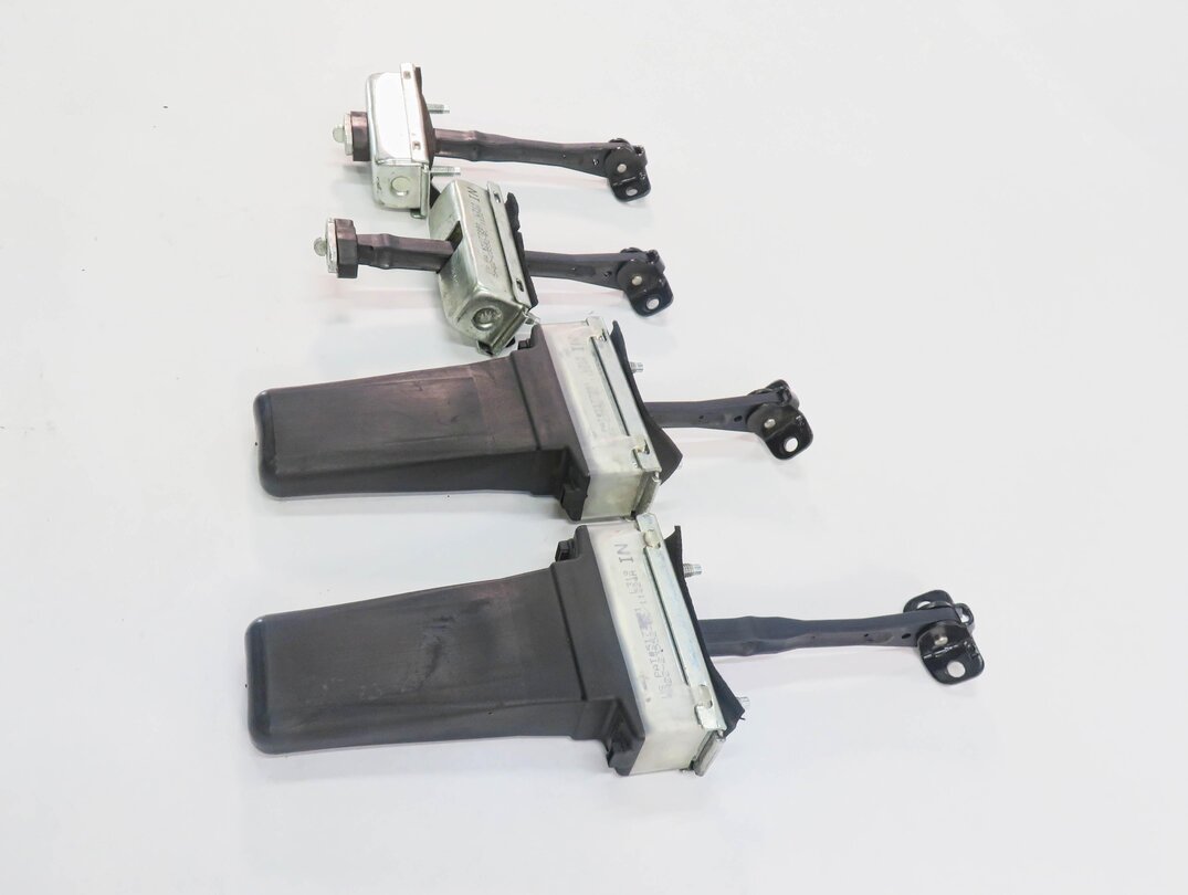 Thumbnail 3: 2012 LAND ROVER LR4 - FRONT & REAR DOOR STOP DETENT HINGE SET-4