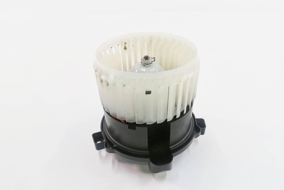 Thumbnail 3: 2005-2016 LAND ROVER LR3 LR4 - REAR HEATER A/C BLOWER FAN MOTOR