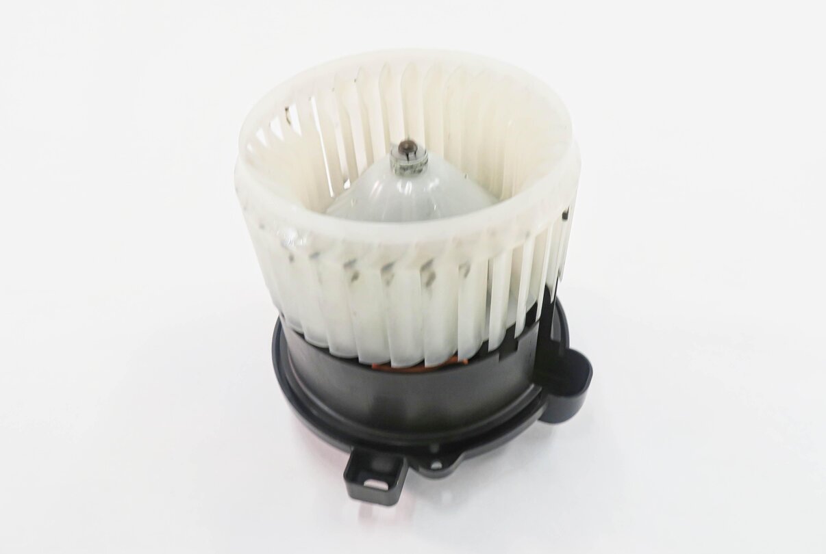 Thumbnail 4: 2005-2016 LAND ROVER LR3 LR4 - REAR HEATER A/C BLOWER FAN MOTOR