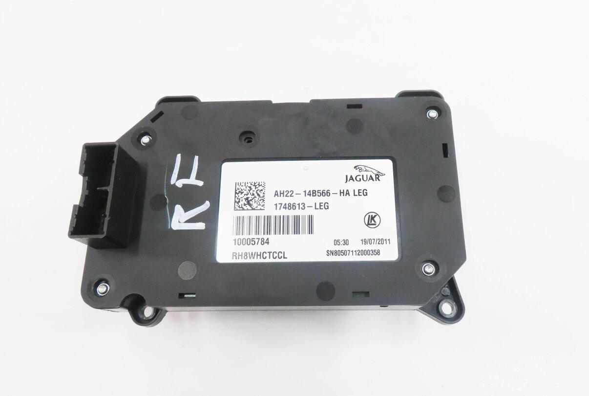 Thumbnail 5: 2012 LAND ROVER LR4 - RIGHT FRONT PASSENGER POWER SEAT ADJUSTMENT SWITCH