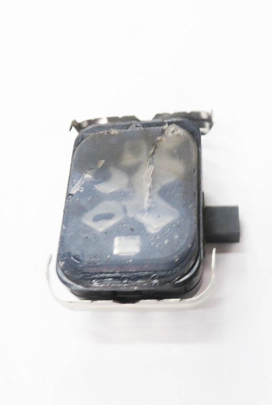 Thumbnail 2: 10-16 RANGE ROVER SPORT LR2 LR4 (L320 L322) WATER RAIN WINDSHIELD WIPER SENSOR