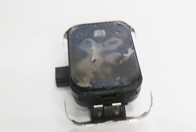 Thumbnail 3: 10-16 RANGE ROVER SPORT LR2 LR4 (L320 L322) WATER RAIN WINDSHIELD WIPER SENSOR