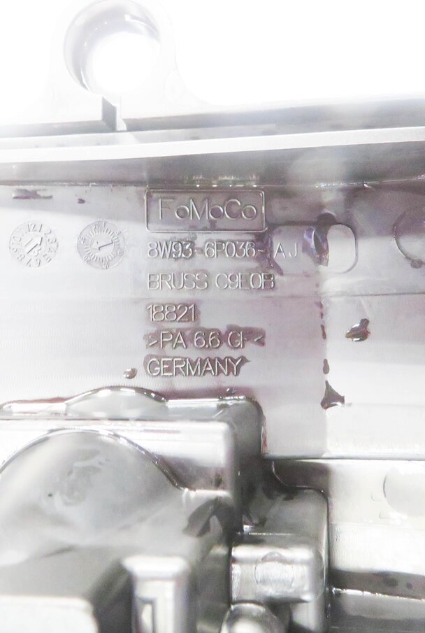 Thumbnail 7: 2010-2018 RANGE ROVER / SPORT (L320 L322 L494 L405) 5.0L V8 RIGHT VALVE COVER