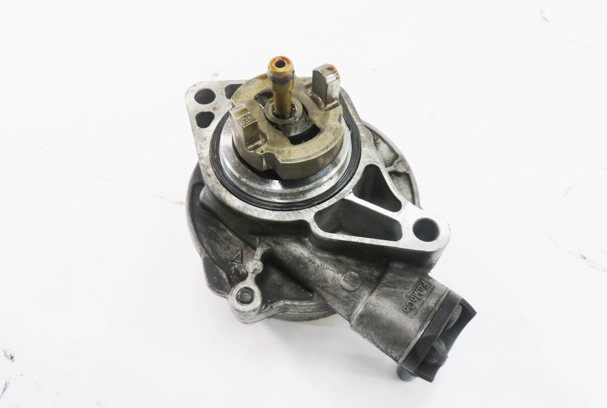 2010-2019 RANGE ROVER SPORT LR4 JAGUAR XE XF XK - 3.0L / 5.0L BRAKE VACUUM PUMP