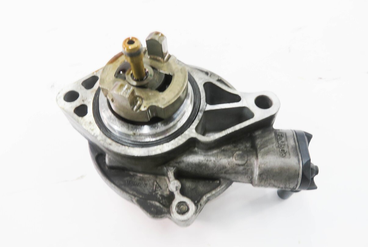 Thumbnail 2: 2010-2019 RANGE ROVER SPORT LR4 JAGUAR XE XF XK - 3.0L / 5.0L BRAKE VACUUM PUMP