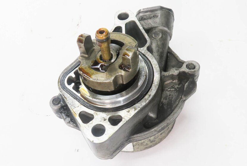 Thumbnail 4: 2010-2019 RANGE ROVER SPORT LR4 JAGUAR XE XF XK - 3.0L / 5.0L BRAKE VACUUM PUMP