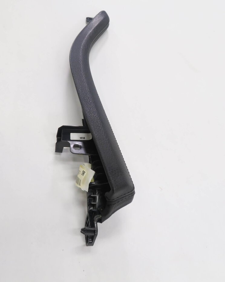 Thumbnail 3: 2014 BMW 535i (F10) FRONT CENTER CONSOLE COMPARTMENT EDGE TRIM (BLACK LEATHER)