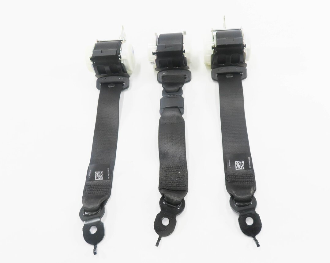 Thumbnail 2: 2014 BMW 535i (F10) REAR SEAT SEATBELT RETRACTOR SET-3 (BLACK)