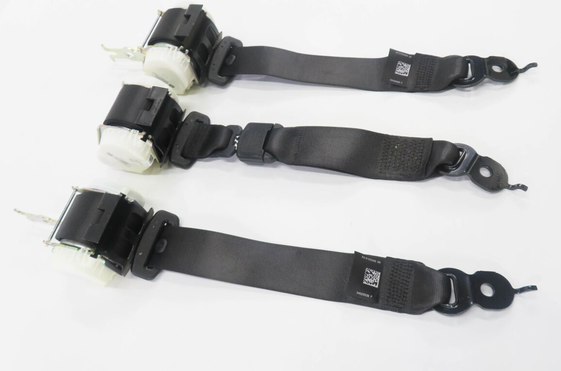 Thumbnail 4: 2014 BMW 535i (F10) REAR SEAT SEATBELT RETRACTOR SET-3 (BLACK)