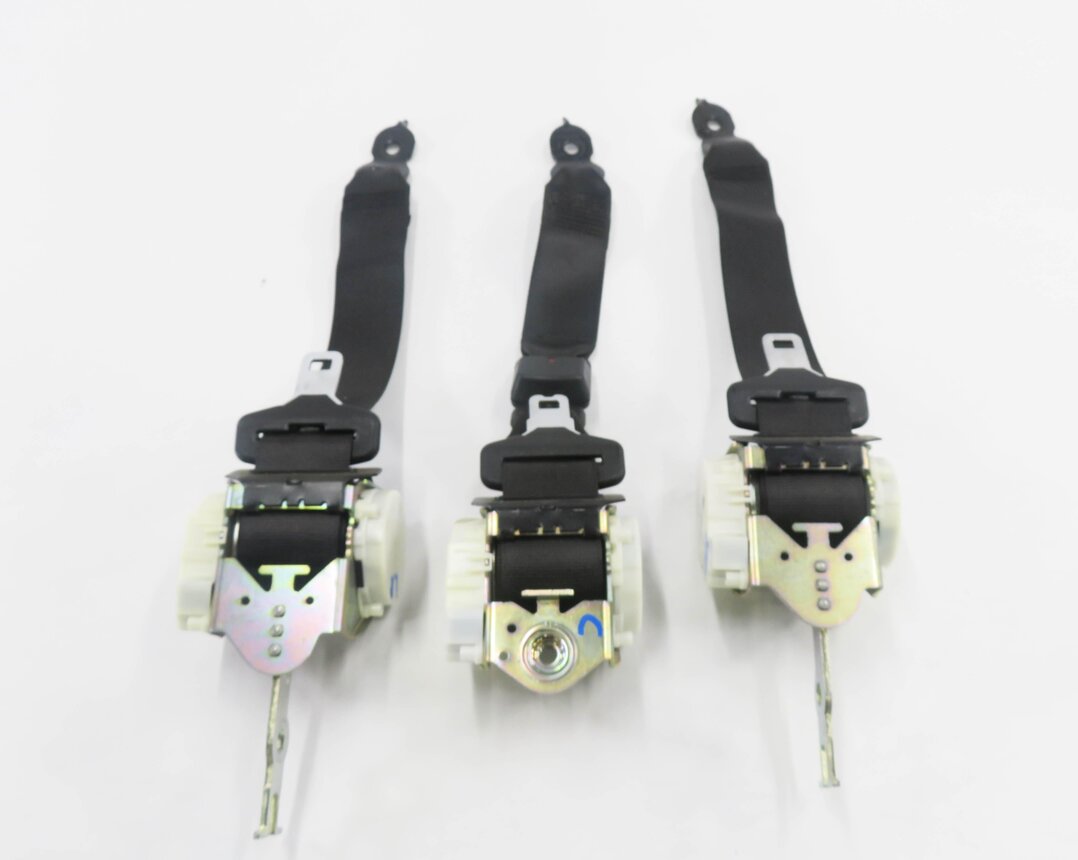 Thumbnail 5: 2014 BMW 535i (F10) REAR SEAT SEATBELT RETRACTOR SET-3 (BLACK)
