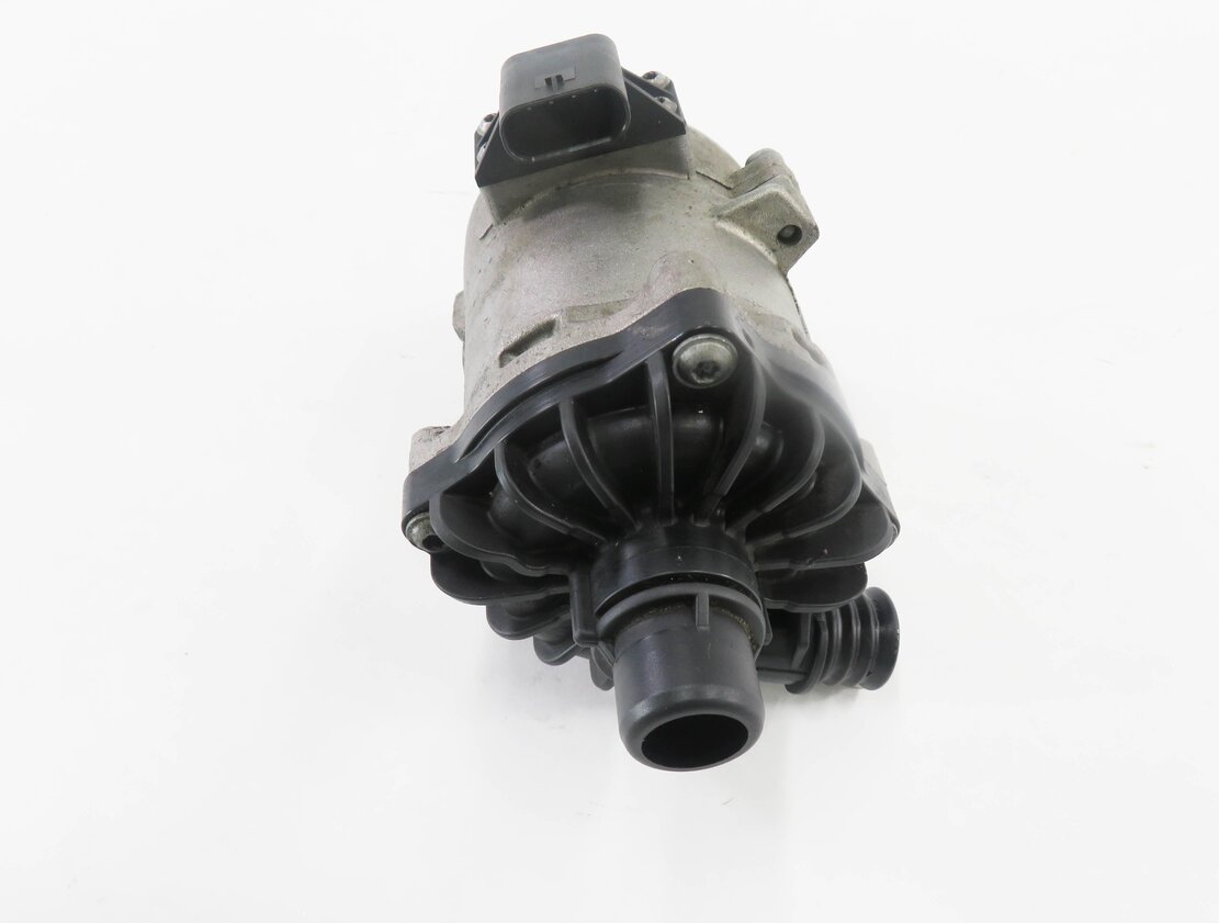 Thumbnail 2: 2013 BMW 550iGT (F07) 4.4L N63B TWIN TURBO ENGINE - AUX AUXILIARY WATER PUMP