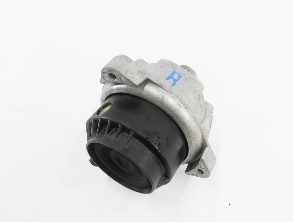 2013 BMW 550iGT (F07) 4.4L N63B TWIN TURBO V8 ENGINE - RIGHT MOTOR MOUNT