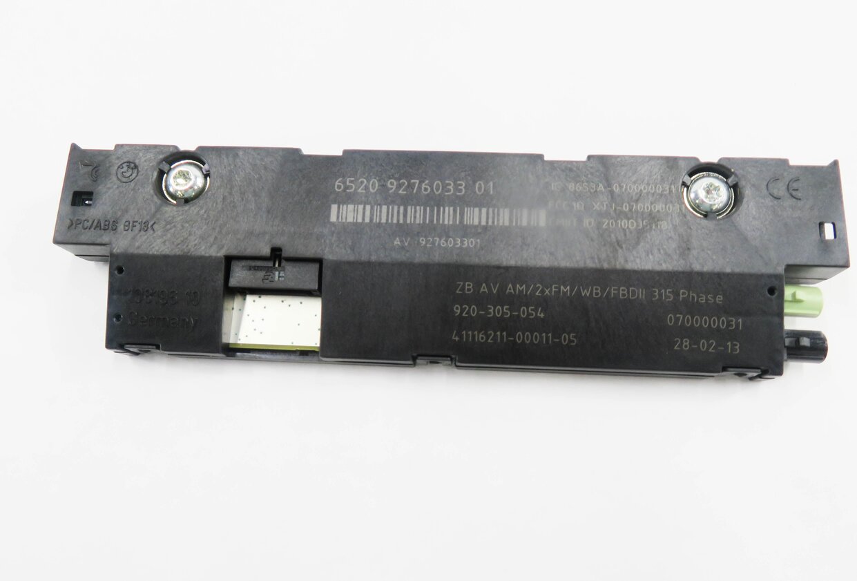 Thumbnail 2: 2013 BMW 550iGT (F07) RADIO STEREO DIVERSITY ANTENNA BOOSTER MODULE