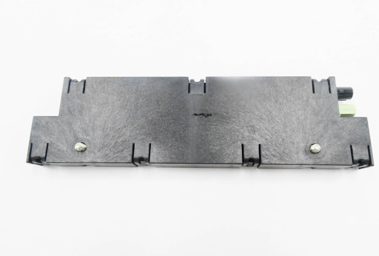 Thumbnail 5: 2013 BMW 550iGT (F07) RADIO STEREO DIVERSITY ANTENNA BOOSTER MODULE