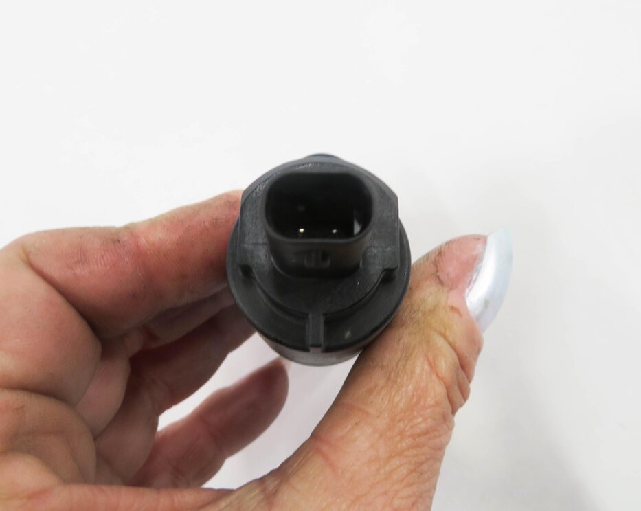 Thumbnail 6: 2013 BMW 550iGT (F07) 4.4L N63B TWIN TURBO ENGINE - OIL PRESSURE SOLENOID SENSOR