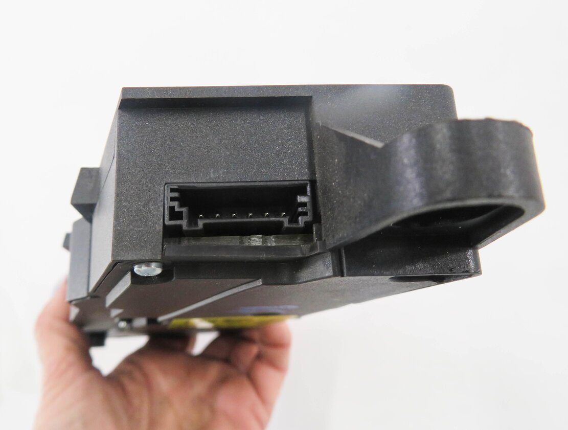 Thumbnail 7: 2013 BMW 550iGT (F07) RIGHT FRONT PASSENGER POWER SEAT ADJUSTMENT SWITCH