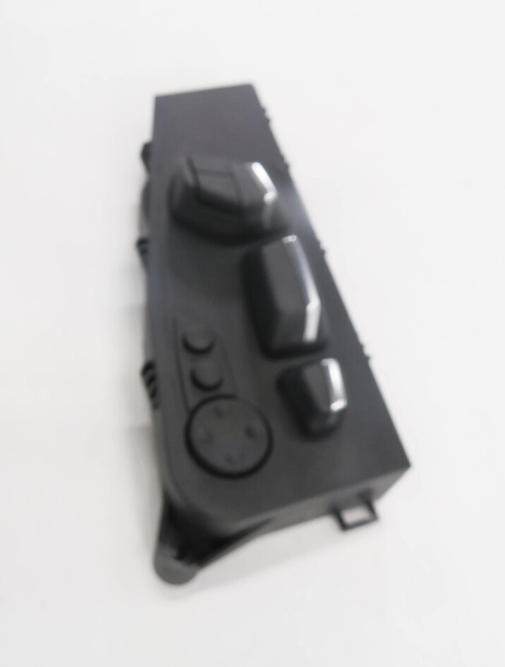 Thumbnail 4: 2013 BMW 550iGT (F07) LEFT FRONT DRIVER POWER SEAT ADJUSTMENT SWITCH
