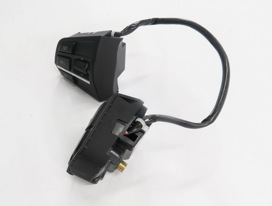 Thumbnail 4: 2013 BMW 550iGT (F07) STEERING CRUISE CONTROL PHONE SWITCH BUTTON SET-2