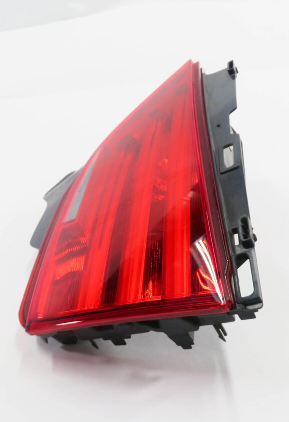 Thumbnail 5: 2010-2013 BMW 535iGT 550iGT (F07) RIGHT PASSENGER TRUNK LID TAILLIGHT LIGHT LAMP